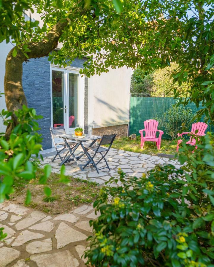 Studio Au Calme Tout Confort Proche Des Plages - Jardin Wifi Parking เฟรฌูส ภายนอก รูปภาพ